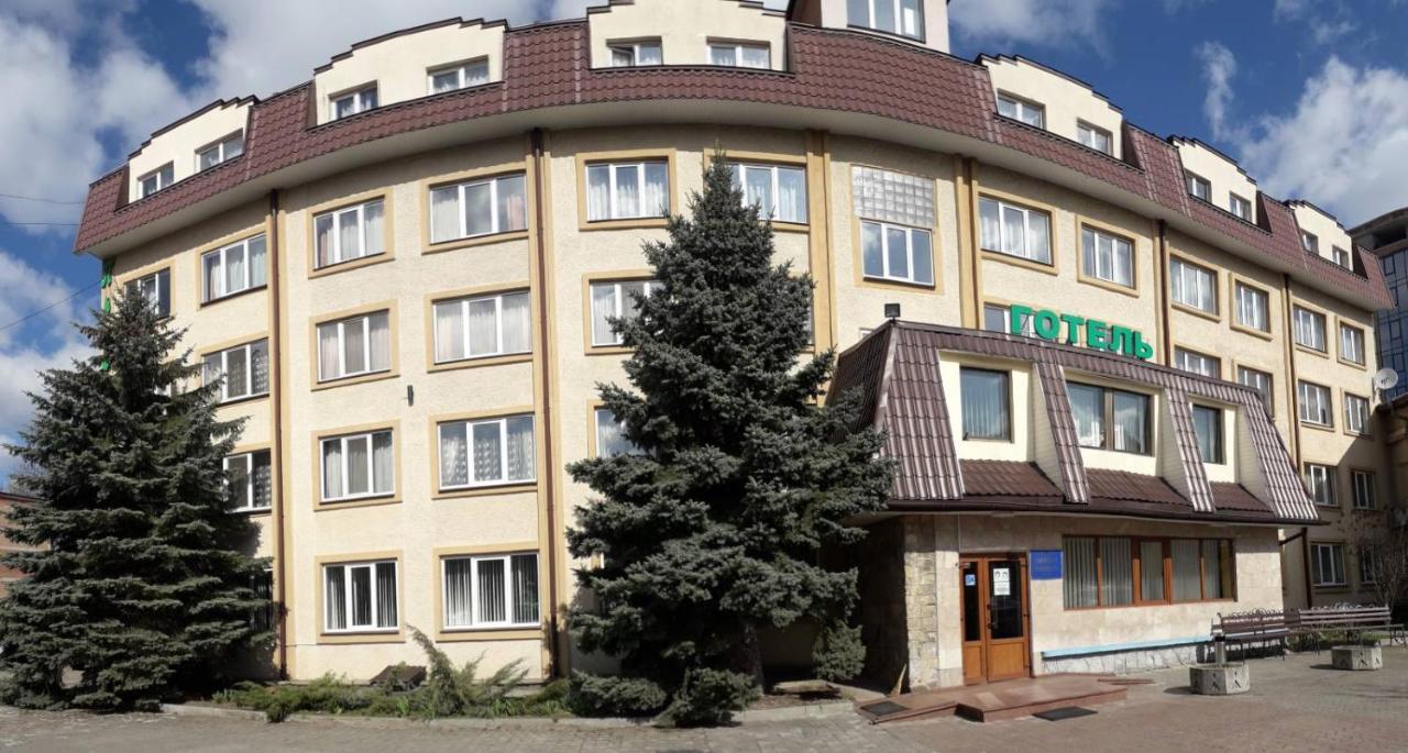 Отель Prykarpattya Ивано-Франковск Экстерьер фото